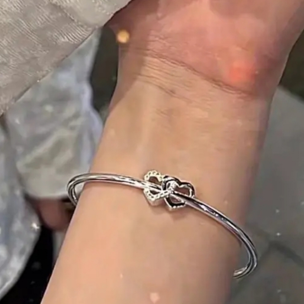 NWT! Double Heart Silver Adjustable Sweet Niche Bracelet